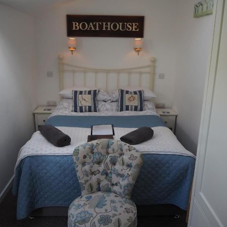 The Little Boathouse Heated Villa Holyhead Buitenkant foto