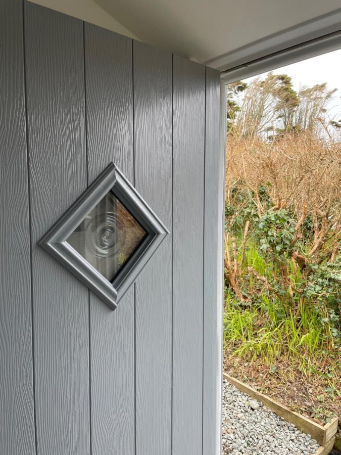 The Little Boathouse Heated Villa Holyhead Buitenkant foto