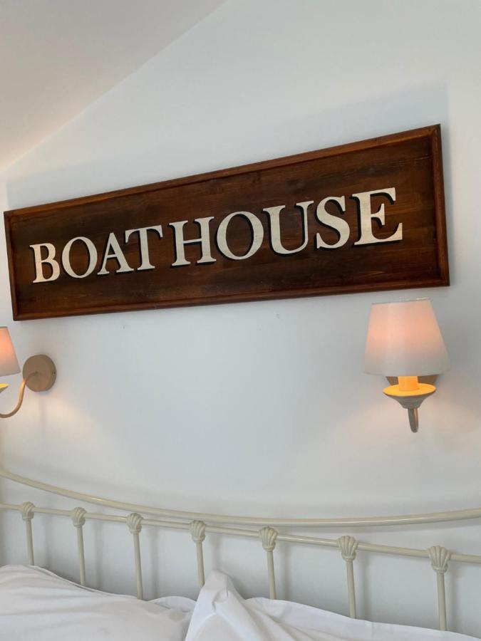 The Little Boathouse Heated Villa Holyhead Buitenkant foto
