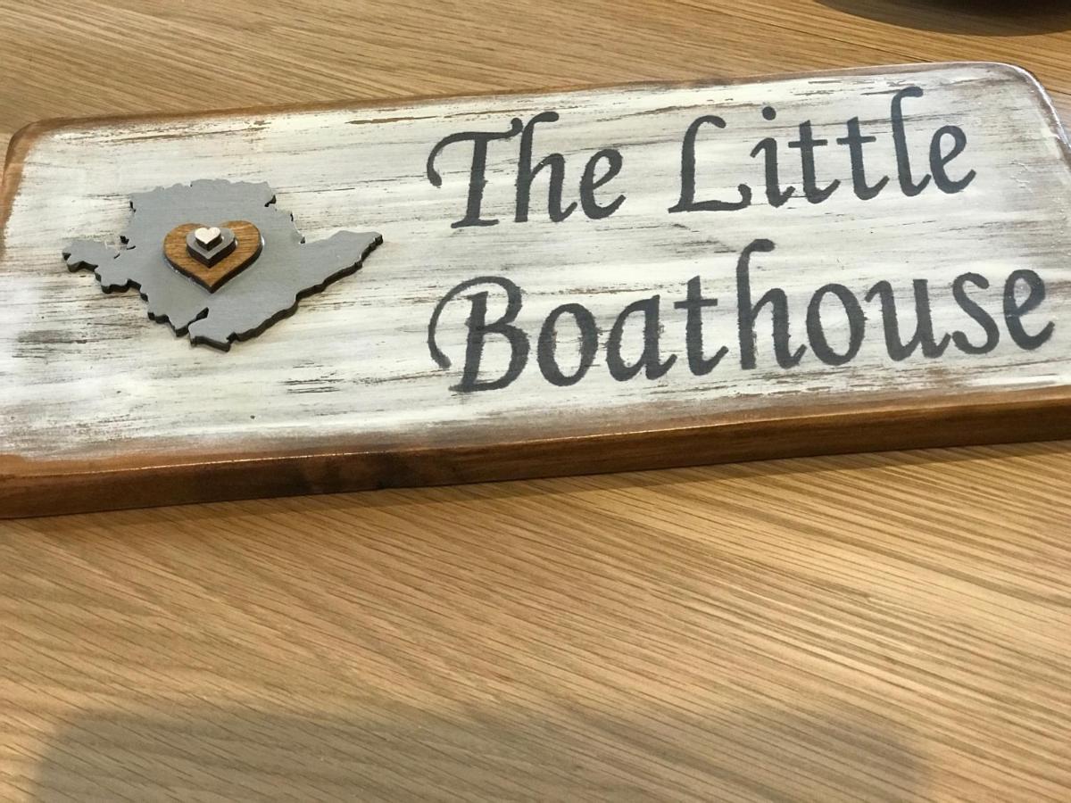 The Little Boathouse Heated Villa Holyhead Buitenkant foto