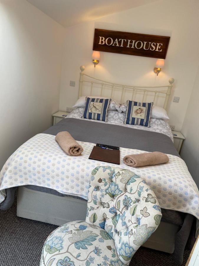 The Little Boathouse Heated Villa Holyhead Buitenkant foto