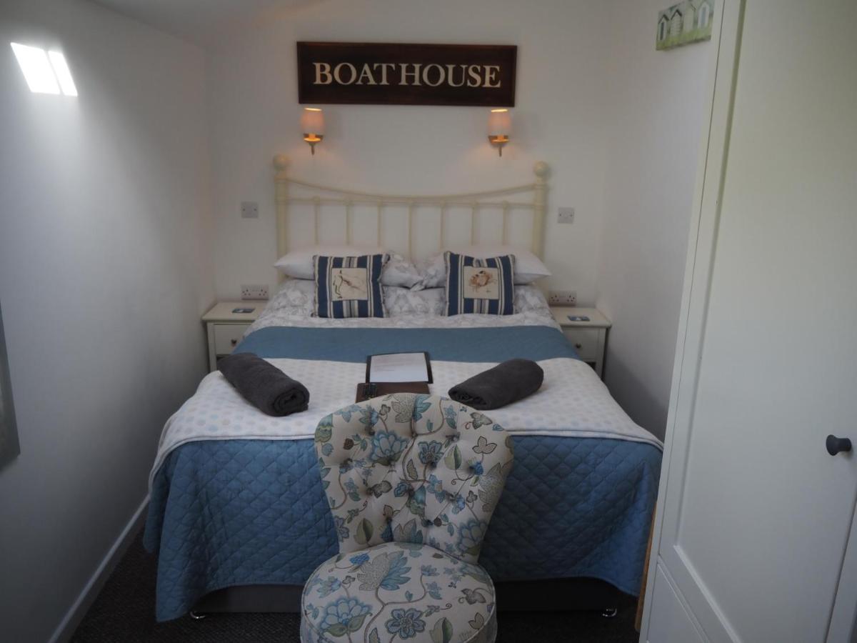 The Little Boathouse Heated Villa Holyhead Buitenkant foto