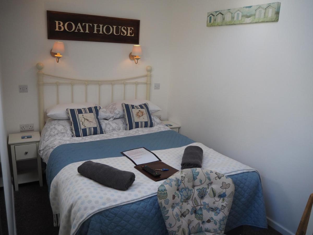 The Little Boathouse Heated Villa Holyhead Buitenkant foto